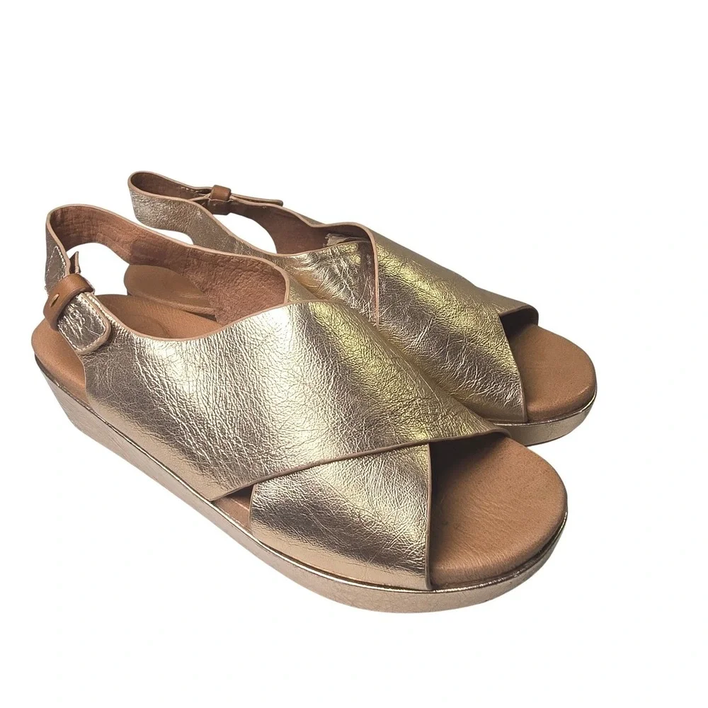 Gentle Souls Kenneth Cole Wedge Sandal Womens 9 Metallic Rose Gold Platform